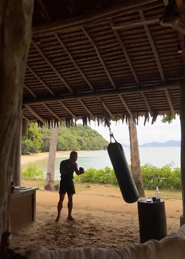Mind-Body-Connection #SixSenses • Unlocking the power within : Muay Thai teaches mental fortitude, discipline, and the profound connection between mind and body 🇹🇭 • Connect with your GEM or our Activities Team to book a Muay Thai class at our championship-style boxing ring overlooking the iconic limestone formations of Phang Nga Bay • 📸 : @cory_bjork • #SixSenses #OutOfTheOrdinary #SixSensesYaoNoi #SimplySixSenses #MuayThai #MindBodyConnection #MindOverMatter #InnerStrength #Outdoors #MindYo