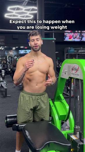 You started cutting body fat… and suddenly your energy feels lower. Your workouts feel harder. You’re not as explosive in the gym. And the first thing most people think is… “Something must be wrong.” But the truth is… that’s actually normal. When you’re in a calorie deficit, your body simply has less energy coming in. So of course you’re not going to feel like you’re in a full bulk with unlimited food. That slight drop in energy is actually one of the signs the cut is working. But here’s where m