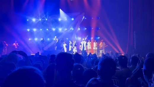 Alizée - Les Collines (never leave you) live L'OLYMPIA 2025 Video: Alejandro Temosihui Romero | 𝘼𝙡𝙞𝙯é𝙚 𝘾𝙡𝙪𝙗 𝙈𝙚𝙭𝙞𝙦𝙪𝙚