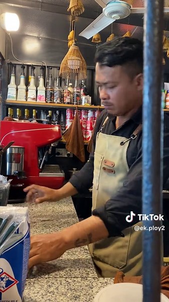 វីដេអូ​របស់ Ek ploy (ឯក ផ្លយ) (@ek.ploy2) ជាមួយ original sound - Ek ploy (ឯក ផ្លយ)