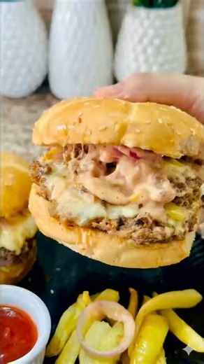 super juicy beef smash burger recipe!🤩 | easy cheesy beef burger at home | #shorts #yummy #food