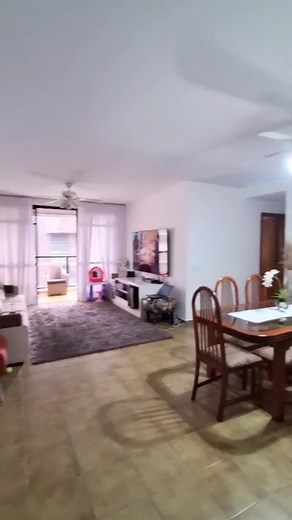 #pitangueiras #ferias #apartamento #investimento #morarnapraia #morarnapraia #familia #imoveis Que tal morar em um apartamento que é puro conforto? Este incrível imóvel de alto padrão no bairro Vila Maia, em Guarujá-SP, pode ser o seu novo lar dos sonhos! Com 138m² de área privativa, 3 dormitórios (sendo 1 suíte) e 3 banheiros, este apartamento é perfeito para quem busca sofisticação e qualidade de vida. Além disso, você poderá desfrutar de uma churrasqueira, playground, sacada e salão de festas