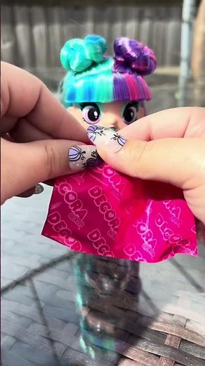 Decora Girlz the sticker and style doll toy unboxing