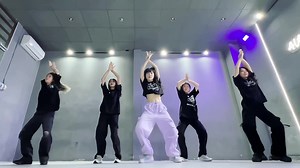 Sad Girlz Luv Money Dance by Jennie