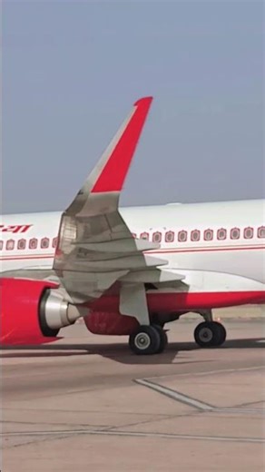 Aircraft pushback ✈️ #airport #igi #flight #takeoff #learning