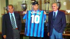 61K views · 4.9K reactions | Oggi nel 1997 il fenomeno veniva presentato ai tifosi al Meazza. Spettacolo puro! | Inter Lou Ferrigno Graffiti | Facebook