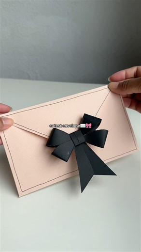 DIY cutest envelope 🎀🖤 #handmadegift #giftidea #envelope #diyenvelope #craft #diy #gift