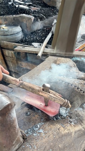 31K views · 5.9K reactions | Watch how this blacksmith drills and forms a hole in a garden tool. #blacksmith #forgingsteel #traditionalcraft #handmadetools #craftsmanship #metalwork #globalartisan #pandaibesi | Rizaldi | Facebook