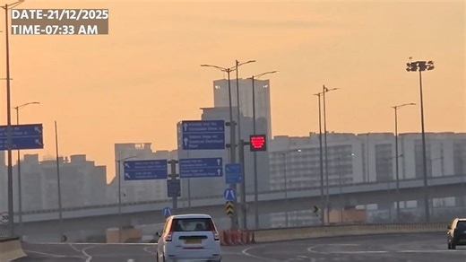 Mumbai Weather Update For Dec 21, 2025: Cool Winter Morning Gives Way To Smog As Air Pollution Overshadows City's Sunday Skies; AQI In Poor Range At 108