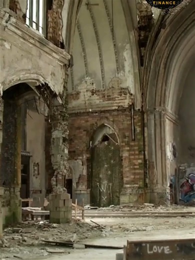 Die dümmsten Verstecke für dein Silber! Einbrecher denken wie du. Erfahre, welche Verstecke du unbedingt vermeiden musst und wie du die Psychologie des Diebstahls zu deinem Vorteil nutzt. Weder Anlageberatung noch Empfehlung handeln auf eigene Gefahr! #ThesuaurusFinance #edelmetalle #Kapitalschützen #Notgroschen #Finanzen #shorts #silber #Shorts #Gold #finanziellefreiheit #Wirtschaftskrise #Goldinvestition #Immobilienkrise #finanziellebildung #Finanzkrise #gold #Finanzsicherheit #Währungsreform 