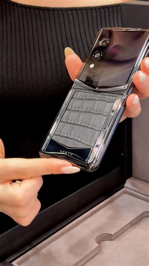 Vertu Global Service on Instagram: "® Vertu: Made for the Mastermind. Gradient sapphire glass meets neural-sync AI. Every detail custom-crafted. Every idea protected. This isn’t just luxury—it’s encrypted genius. 👨‍🎨 Built for visionaries, not followers. 💰Get your exclusive discount code : pryira More information, please click https://vertu.com/lg9d #IntelligenceMeetsElegance #SecureGenius #VertuEdge #InspiredBySecurity #LuxuryForMinds #iVertuThink #NoCreativeLimits#VertuVision #EncryptedEleg