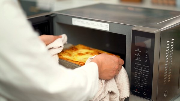 7.1K views · 22 reactions | Marion Grasby shows us why she loves the Panasonic NN-SF574S Microwave Oven! From our innovative Flatbed design that simplifies cleaning, to the Inverter Technology that makes sure your food is evenly cooked, what's not to love? bit.ly/2xSF6Nu #PanasonicKitchen | Panasonic Australia | Facebook