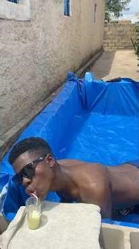 Um dia normal na minha piscina 🏊 #funny