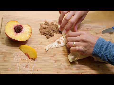 How to make Peach Pie Crescents with Pillsbury Crescent Rolls