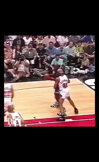 2.9M views · 10K reactions | Rodman vs Shaq ดูกี่ทีก็อยากกลับไปป้องกันแบบมีประสิทธิภาพ | Thai Basketball Academy | Facebook