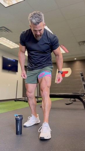 One of the most challenging Leg Sequences I have ever done😤 Install handrails in your bathroom👌🏻 What’s in my bottle? BCAA Glutamine @transparentlabs Donut Underwear @2undr Check them out in my bio✊🏼 The workout: 5 Rounds as shown, 2-3 min rest between #legday #legworkout #challenge #fitnessmotivation | PaulSklarxfit