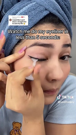 Eyeliner Stamp Tutorial: Perfect Liner in 5 Seconds