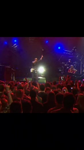 Fireflies// Owl City (Live concert) #owlcityfireflies #owlcity #owlcitymusic #throwbacksongs #childhoodmemories #childhoodsongs #foryoupage #livemusic #lyricsvideo #lyrics_songs #liveconcert #liveconcerts #fireflies #fy