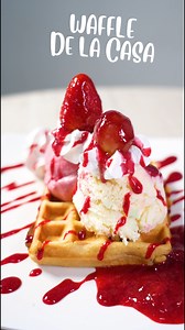 ❤️ Este mes del amor y la amistad, celebra con nuestro waffle Caperucita Roja 🍓✨. Con el sabor auténtico de los helados fritos Cuero y Caicedo, ¡hará de tu día algo especial! 📍 Visítanos en Quito, Guayaquil, Cuenca, Cayambe y Riobamba. ¡Te esperamos! | Los Helados Fritos de la Cuero y Caicedo