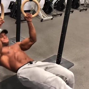 115K views · 411 reactions | Bodyweight Bodybuilder Back Day! I’ve always done a mixture of explosive and controlled pulling movements in my back day. Explosive = Muscleups ✨Controlled = Archer Pullups Lets not forgot about the rows to build that THICKNESS  https://www.thebodyweightbodybuilder.com/main2 For my calisthenics program 55% OFF | Austin Dunham | Facebook