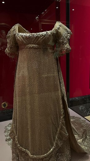 Rosie Harte on Instagram: "What happened to all the old royal clothes? 👑 Remember you can preorder ‘The Royal Wardrobe, through the link in my bio! 📖 #history #fashionhistory #princesscharlotte #queencharlotte #queencharlotteabridgertonstory #bridgerton #royalfashion #royalhistory"