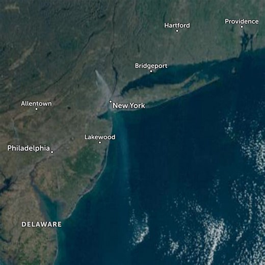 31K views · 197 reactions | Smoke drifts over New York City as a wildfire burns near the New Jersey/New York state border  | Zoom Earth | Facebook