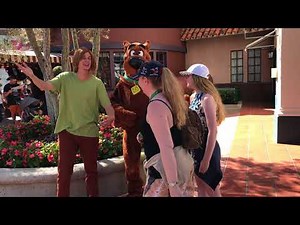 Meeting Scooby Doo and Shaggy at Universal