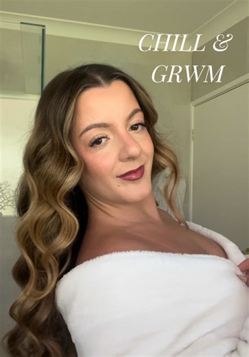 Chill for a few minutes & GRWM 🤍 For my girlies wondering what I’m using, all products are listed on screen :) (Please disregard how crunchy the audio is, the songs were playing from my phone - I desperately need to invest in a speaker lol) 😩