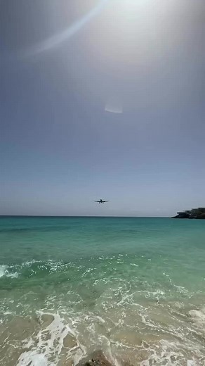 Air France A330-200 get landed at St. Martin #planes #landing #airplane #aeroplane #airfrance #princessjulianaairport #stmartin #beach