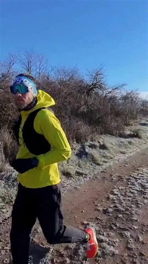❄️ Cold Weather Running Tips for Nasal Breathers ❄️ Yes, it can feel like breathing through a frozen sponge at first but it gets easier with practice. 👇 Here are 3 tips to help when the temps drop: 👃 1. Warm Up Your Nose, Not Just Your Legs Use a saline spray or rinse before you run. Start with a few minutes of slow, light nasal breathing indoors to prime your airways before heading out. 🧣 2. Don’t Skip the Buff A snood or buff over your nose helps warm the air, eases congestion, and keeps th