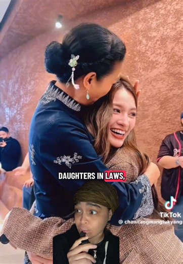 Imma need Mama Kob & Mama Koy to start a group chat 🤭😜 #tknur #tkphinyanech #nurdesoraya #lingorm #thaigl