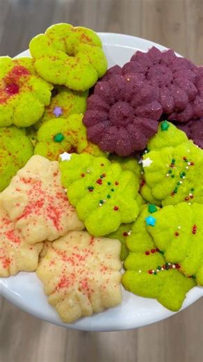 Sprtiz Cookie recipe! Makes the PERFECT spritz cookie every time!! #sprtizcookies #cookies #cookierecipe #almond | Amy Lynn Sattler