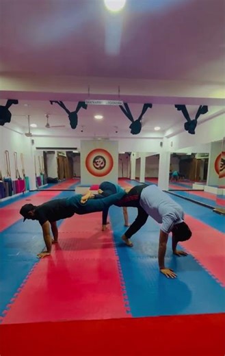 Partner yoga #partneryoga #balancefitness #motivation #yogaexercises #workout #workoutmotivation