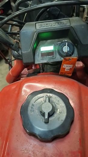 starting my 1985 Honda Big Red 250ES (11-11)