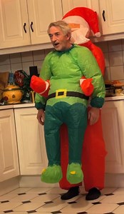 701K views · 23K reactions | I’d love to see Mr Flatley try that in an inflatable Santa costume 藍☘️ Happy New Years Eve everyone ❤️…here’s to 2022 #TourDatesAnnouncedSoon #CantBateAbittaRiverdance | Tadhg Fleming | Facebook