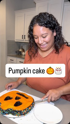 Marlene Escatel | Foodie + Family on Instagram: "Pumpkin-shaped cake that’s actually easy to make 🎃 I used a boxed cake mix + this @wiltoncakes pumpkin pan and it turned out so cute! Perfect for Halloween parties, fall birthdays, or classroom treats 👻 #HalloweenCake #EasyHalloweenTreats #PumpkinCake #WiltonPan #HalloweenBaking #FallDesserts #TreatMakers #MomLife #TikTokMoms #SpookySeason"