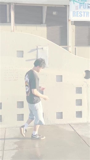 ball knowledge #pranks #fyp #santamonica #venicebeach | pranks