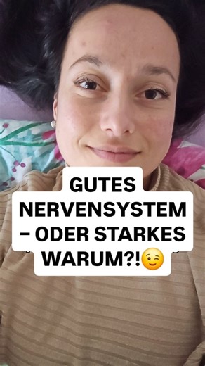 Lisa Gina | Resilienzforscherin seit 2020 on Instagram: "Brauchst du ein gutes Nervenssystem oder nur ein starkes WARUM? Denk mal drüber nach😉 #Perspektive #Resilienz _____________ Innere Stärke ist kein Talent. Sie ist trainierbar. Ich bin Lisa Gina – Resilienzforscherin, ehemalige Lehrerin, Sportwissenschaftlerin und intuitive Mentorin. 2020 habe ich im Rahmen meiner Bachelorarbeit über 300 Fachbücher zu Resilienz studiert – und Resilienz nicht nur erforscht, sondern gelebt durch existentiell