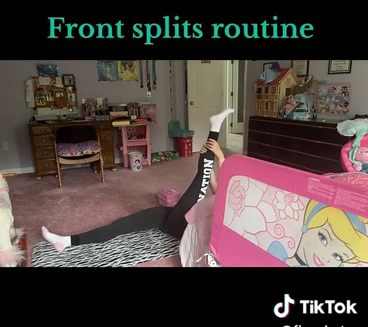 If you want to get your splits, Anna mcnulty stretch routine on youtube is the best routine for getting your splits fast. Remember that everybody’s progress is different. #splits #flexibility @Anna McNulty