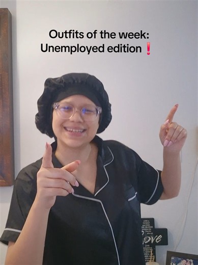 Unemployed Outfits of the Week — Casual Pajama Looks Monday–Saturday