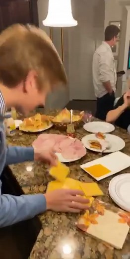 Thanksgiving goons #itsblackfriday #fyp #foryou #foryoupage #happythanksgiving #justdancemoves #JumanjiChallenge #fy