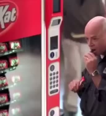 kit kat #advert #kitkat #commercial #vine #meme #old #og #funny