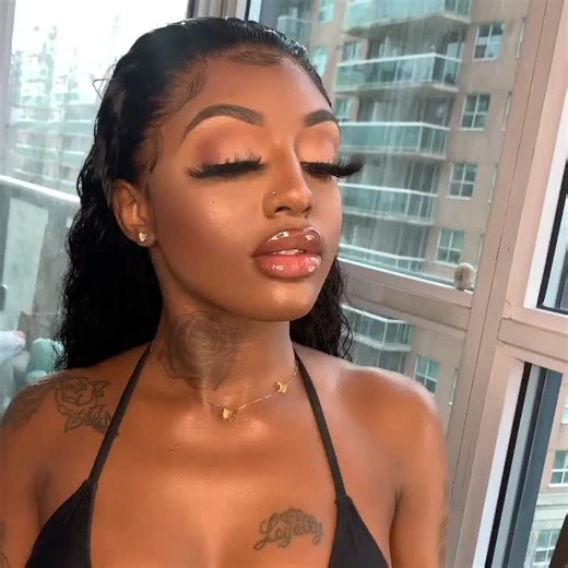 Soft glam 📷 Bold glam 📷 Everyday glam 📷Shop this look at Movieclips Beauty Catalogs 📷📷 📷 Link in bio | Reviews coming in daily 📷