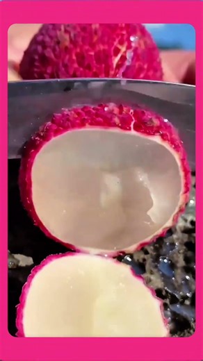 Clean split as ripe lychee is cut open without peeling. 🍒✨ #fruit #prep #shorts