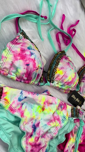 BIKINIS EXCLUSIVOS ✨ . . Disponible ✨✨ . . 💕 Aquí en SHINY GIRLS un lugar para soñar 💕 . . Prendan exclusivas y únicas para que luzcas increíble en cada ocasión 💕✨. . 🔥 ¿ya tienes el tuyo ? ¿ Que esperas para ordenar ?🔥 . Hay tallas S-M-L Déjanos un Dm para más información . . Hacemos envíos a todo el Perú y Lima metropolitana #vestidos #dress #shinygirls #parati #viral #galeriaeldorado906 #gamarra #bikiniscolombianos #bikinis #ropadebañoperu