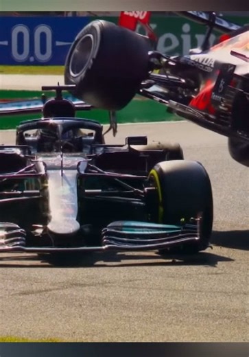 Lewis and Max's Epic Collision at Monza 2021