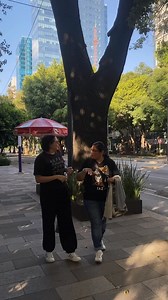 Mi amiga me dejó y salió con su nueva amiga 🥲 jajaja #Humor #comunidadsorda #random | Jennifer YV