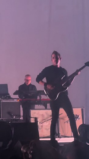 Gerard Way's Funniest Moments: A Hilarious Fall