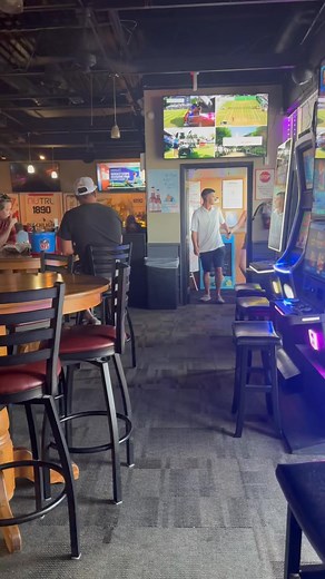 Candlelight Bar and Grill on Reels