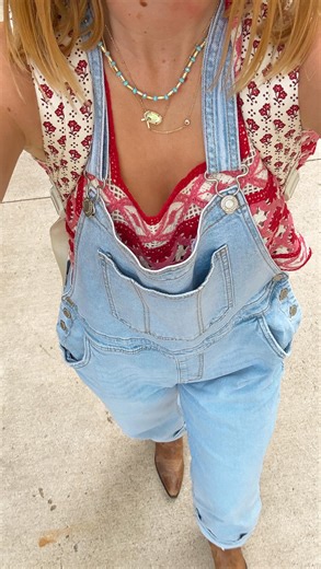 Molly on Instagram: "Live. laugh. love. floor. repeat. #tamu #college #dormlife #collegelife #floortime"